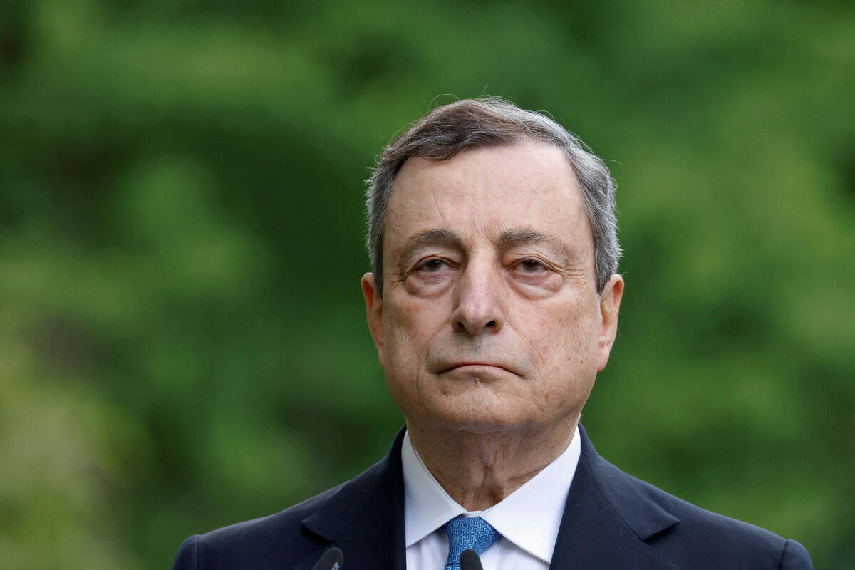 Il premier italiano Mario Draghi si è offerto di dimettersi