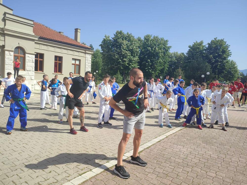 <p>"Nadam se da su među vama i oni koji će u budućnosti afirmisati ne samo naš grad, nego i Crnu Goru. Ovo je manifestacija koja na pravi način mladim sportistima prenosi univerzalna olimpijska načela - izvrsnost, prijateljstvo i poštovanje", kazala je Petrović Njegoš</p>