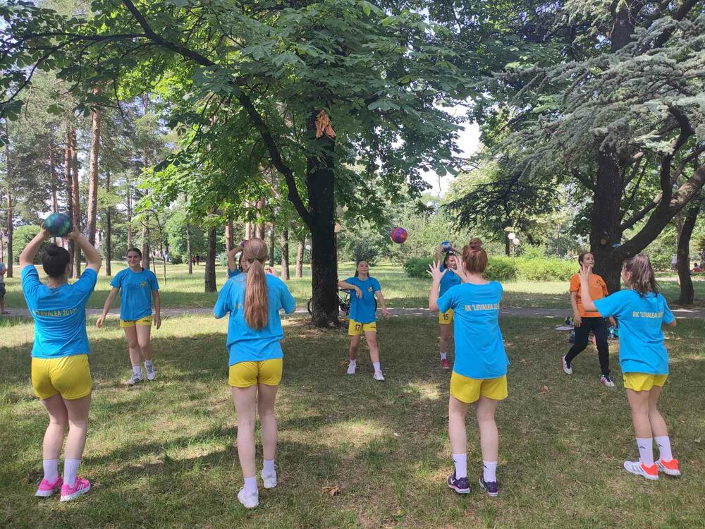 <p>"Nadam se da su među vama i oni koji će u budućnosti afirmisati ne samo naš grad, nego i Crnu Goru. Ovo je manifestacija koja na pravi način mladim sportistima prenosi univerzalna olimpijska načela - izvrsnost, prijateljstvo i poštovanje", kazala je Petrović Njegoš</p>