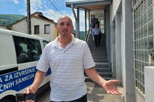 Palavrtića prekršajno gone za napad na novinarku "Vijesti"