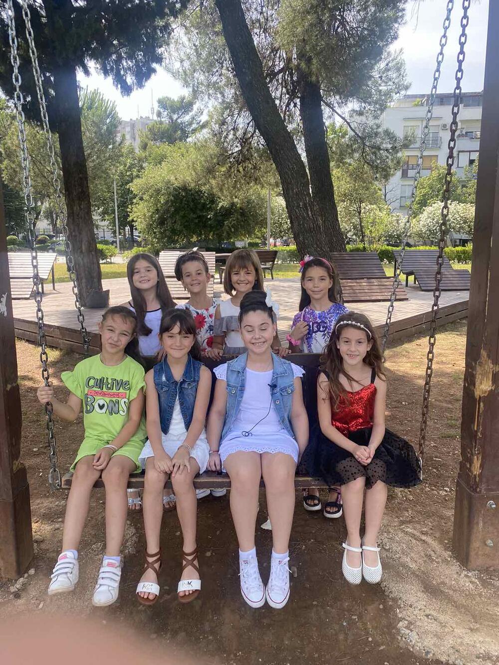 <p>Kako rastu trešnje, kako se brinu voćari o njima, odakle crvi u trešnjama, kako se pravilno beru i još mnogo zanimljivosti otkriće nam gośća Aleksandra Vučinić</p>