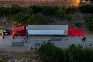 SAD: Pronađeno 46 mrtvih migranata u napuštenom kamionu