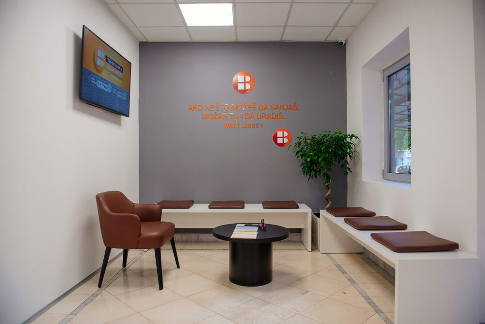 <p>Hipotekarna banka je lider na tržištu u informacionim inovacijama i kao takva nudi pregršt proizvoda i usluga</p>