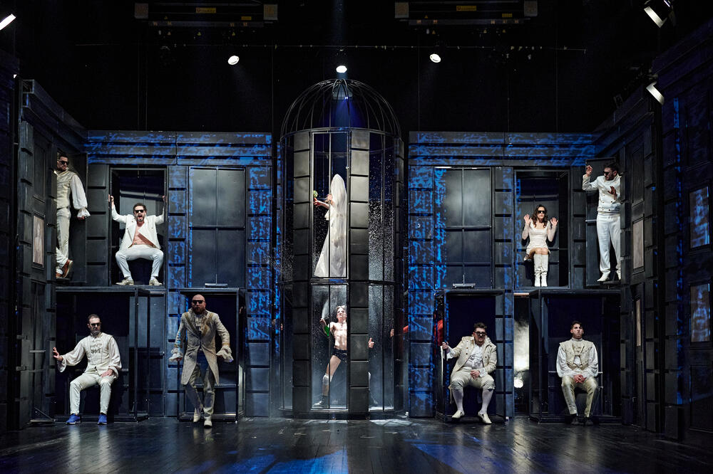 Scena iz predstave, Foto: Lazar Pejović