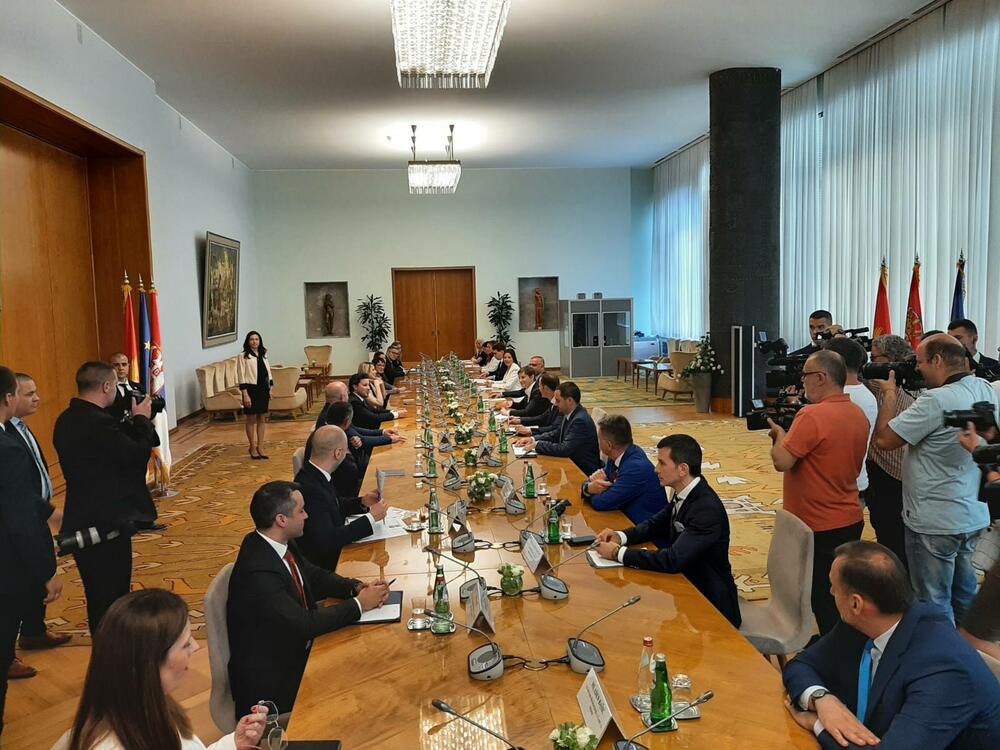 <p>Abazović će se sastati i sa predsjednikom Srbije Aleksandrom Vučićem, kao i sa predsjednikom Narodne skupštine Srbije Ivicom Dačićem</p>