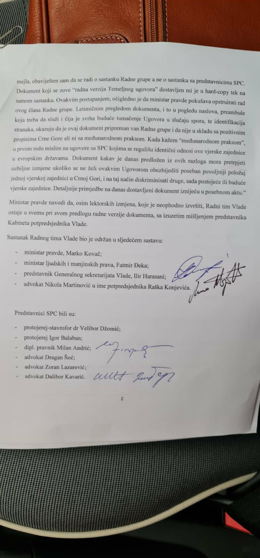 <p>Premijer Dritan Abazović danas je, tokom zvanične posjete Srbiji, poručio da predstavnici Socijaldemokratske partije (SDP) i Demokratske partije socijalista (DPS) nijesu imali bili upoznati s tekstom temeljnog ugovora i da nisu imali primjedbe na normativni dio</p>