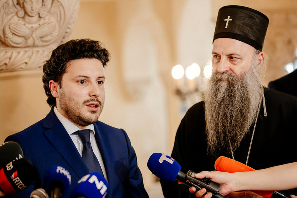 <p>"Polazeći od činjenice da je crkva odvojena od države i da naša Crkva gdje god ima jurisdikciju poštuje svaku državu i njene zakone, zaključili smo da je važno da odnos između Crkve i države bide regulisan ugovorom, kao što je to slučaj sa svim vjerskim zajednicama", rekao je Porfirije</p>