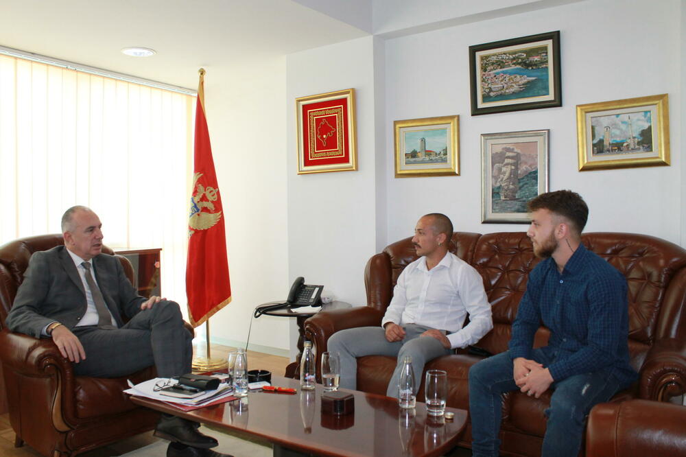 Đeka sa predstavnicima Asocijacije Spektra, Foto: Ministarstvo ljudskih i manjinskih prava