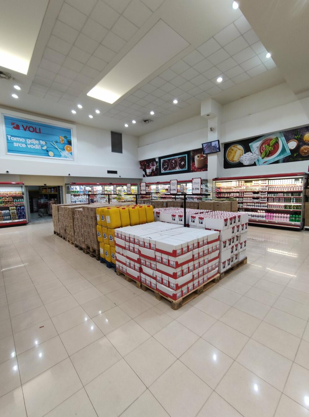 <p>HORECA kupcima je omogućen širok asortiman koji broji preko 4000 artikala, po najpovoljnijim cijenama na tržištu</p>