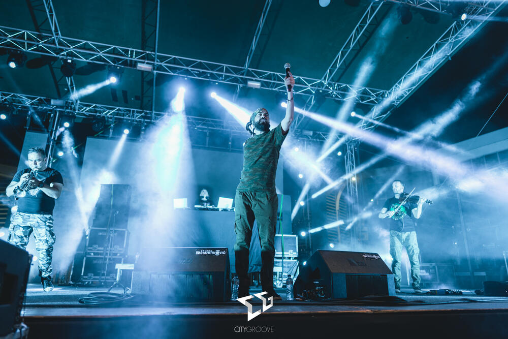 <p>"Raduju me ovakva dešavanja, kulturni sadržaj ovakvog tipa nakon korone svima je bitan i potreban", poručio je Edo Maajka</p>