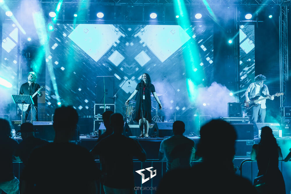 <p>"Raduju me ovakva dešavanja, kulturni sadržaj ovakvog tipa nakon korone svima je bitan i potreban", poručio je Edo Maajka</p>