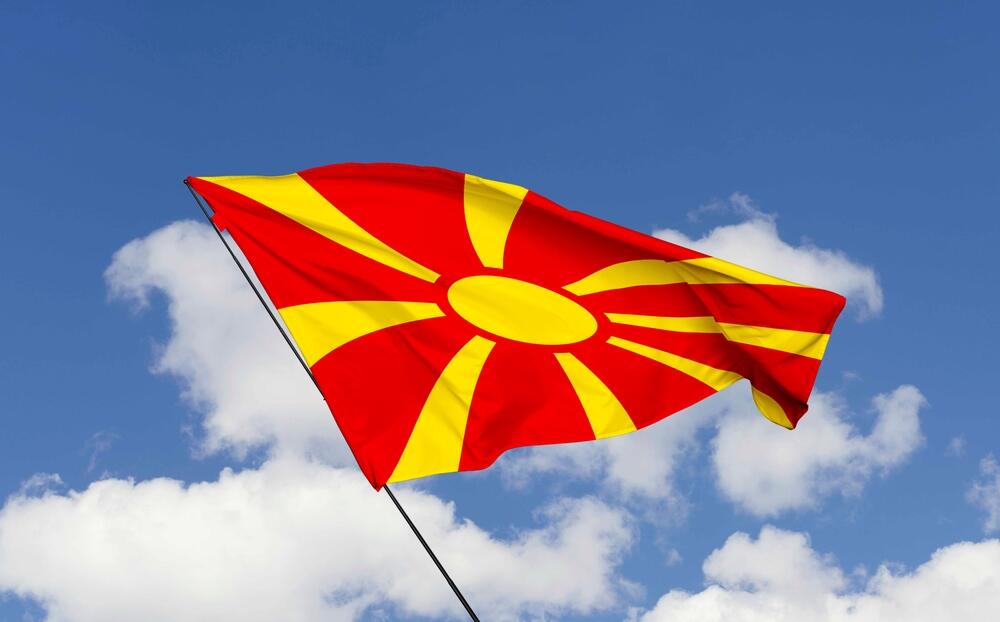 Sjeverna Makedonija, zastava Sjeverne Makedonije