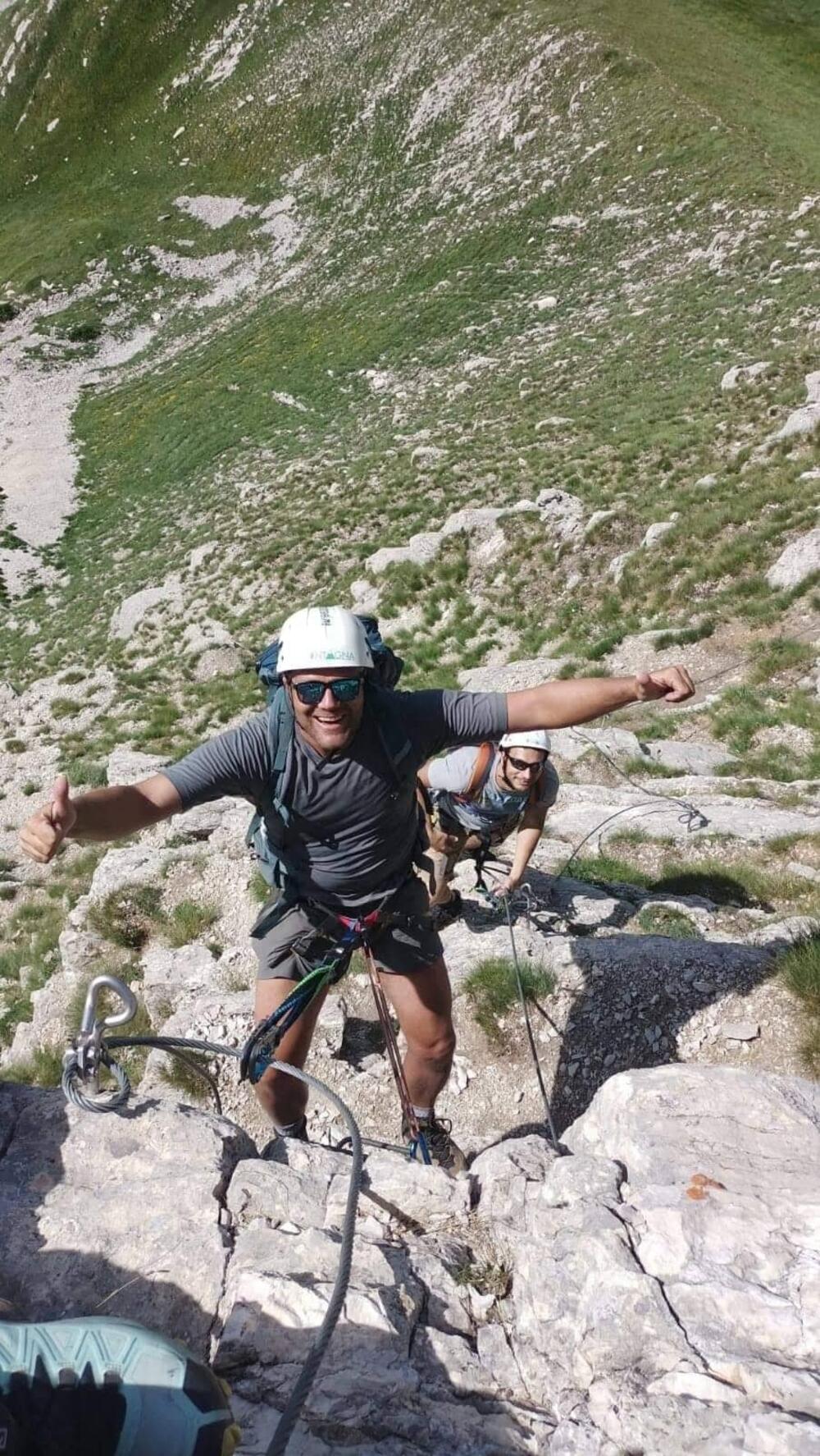 <p>"Dnevno pređem od 20 do 25 kilometara, a rekord koji sam napravio je 35 kilometara u jednom danu. Ali, teško je”, priznaje Metod</p>