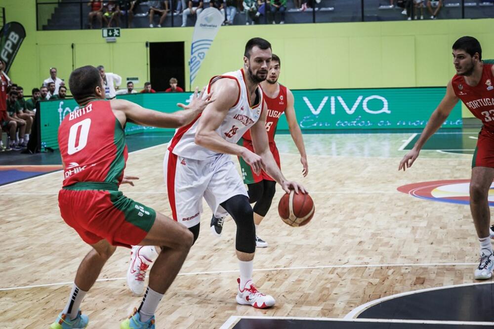 Zoran Nikolić na večerašnjoj utakmici, Foto: FIBA