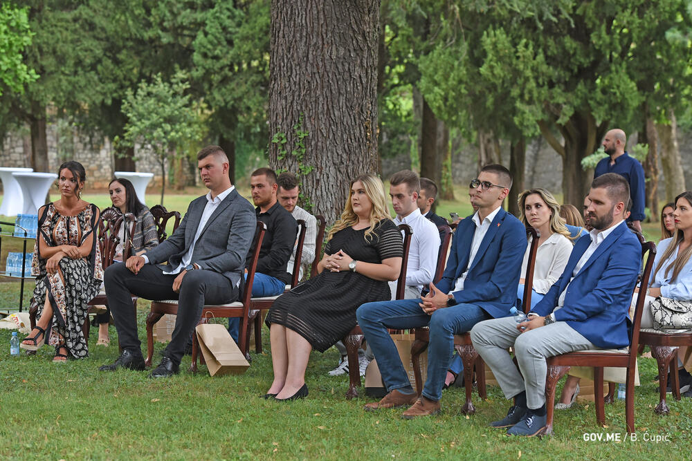 <p>"Smatram da ako postoji zemlja koja je model kako da se učini dobru stvar za sve, da se bustuje EU, ideja EU u regionu, mogućnost i motivacija kandidata da nastave na tom putu, mislim da je to naša država"<br /> </p>