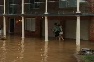 Vanredno stanje u Sidneju, poplavljeno na stotine domova
