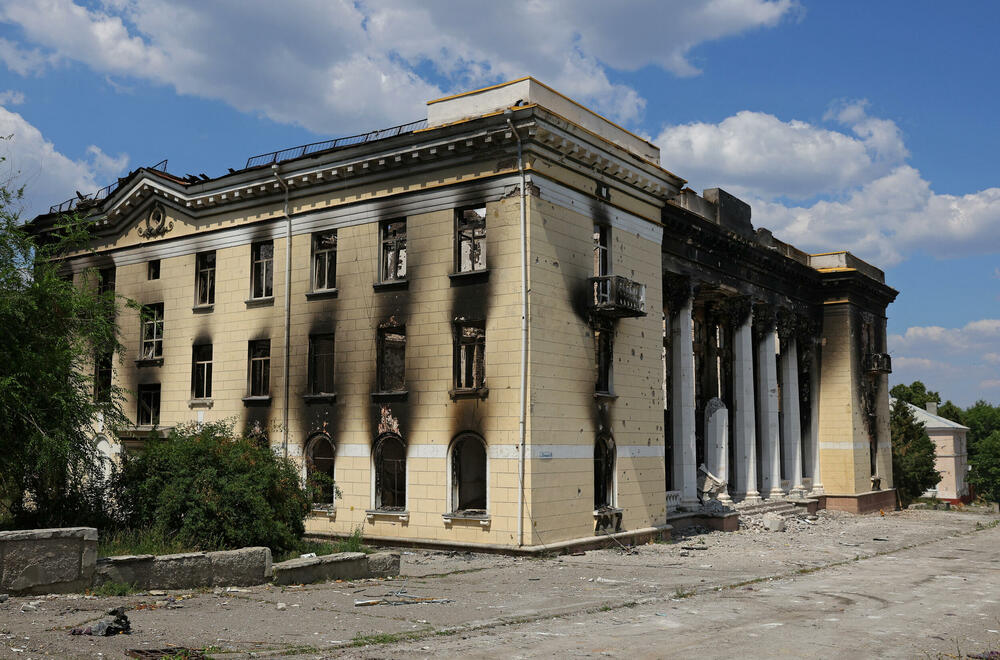 Uništena zgrada u ukrajinskom gradu Lisičansk