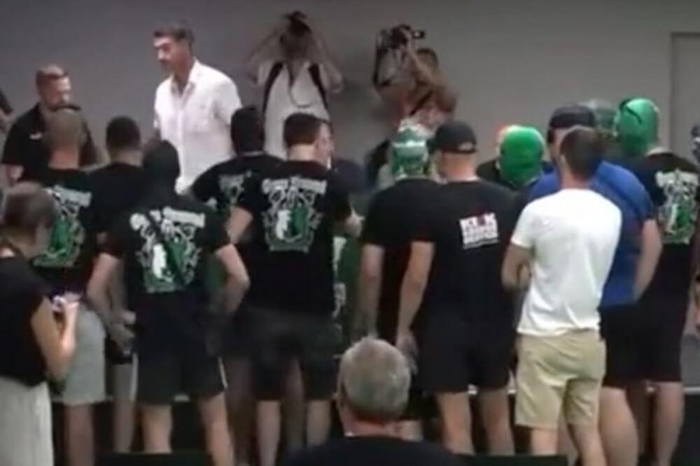 Scena sa konferencije, Foto: Printscreen YouTube