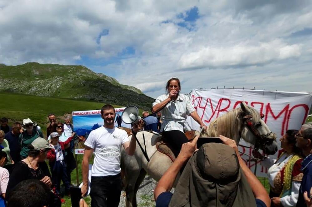 Sa jednog od protesta protiv vojnog poligona na Sinjajevini, Foto: GI Sačuvajmo Sinjajevinu