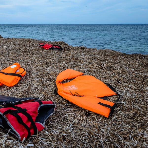 Kod Tunisa potonuo čamac sa migrantima, stradalo pet osoba, 28 se...