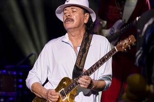 Karlos Santana se onesvijestio na sceni tokom nastupa: "Zaboravio...