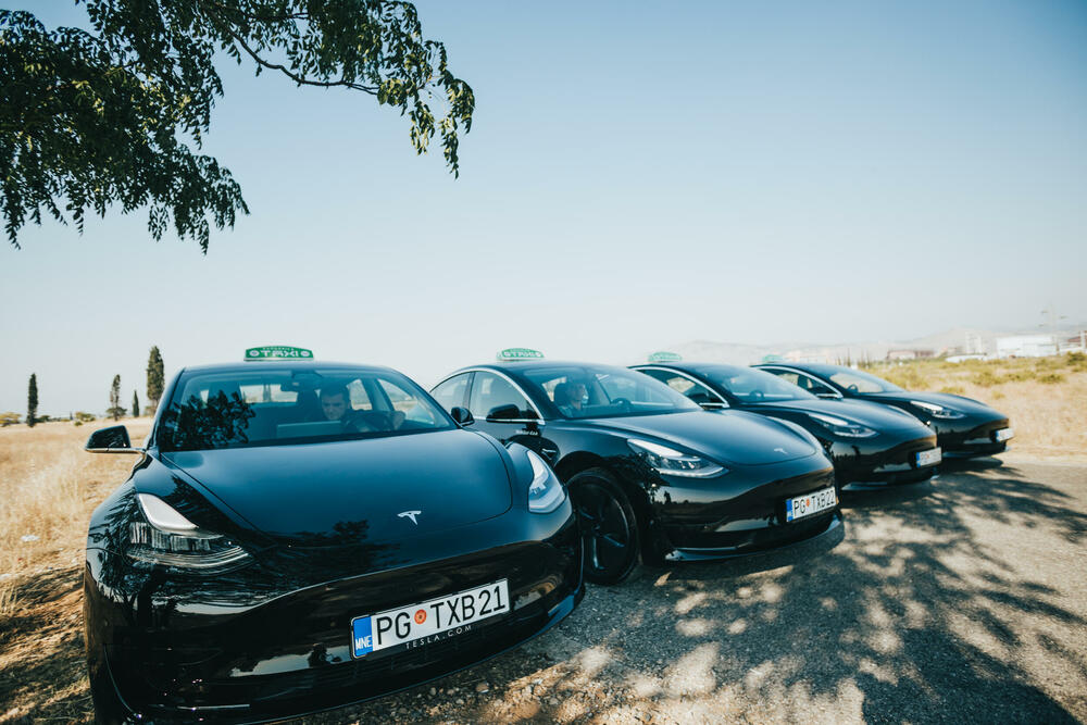 Tesla taxi
