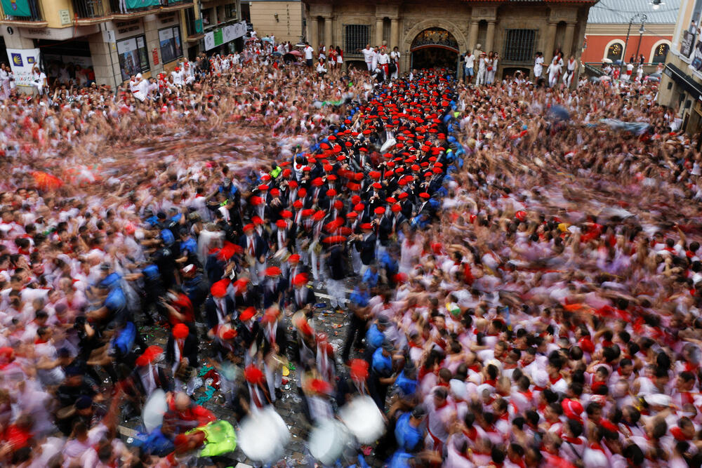 <p>Trke sa bikovima, njih ukupno osam, ulicama stare četvrti Pamplone, na trasi dugoj 800 metara, počinju u četvrtak i trajaće sedam dana</p>