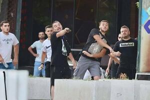 Lider makedonske opozicije tvrdi da je demonstrant htio da ga...