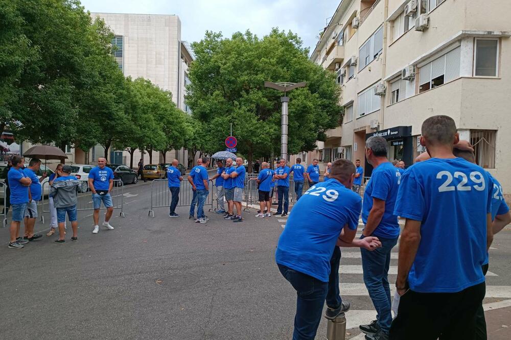 Sa ranijeg protesta radnika Željezare ispred Vlade, Foto: Ivan Ivanović