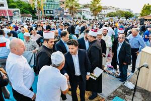 Abazović na klanjanju bajram-namaza u Ulcinju