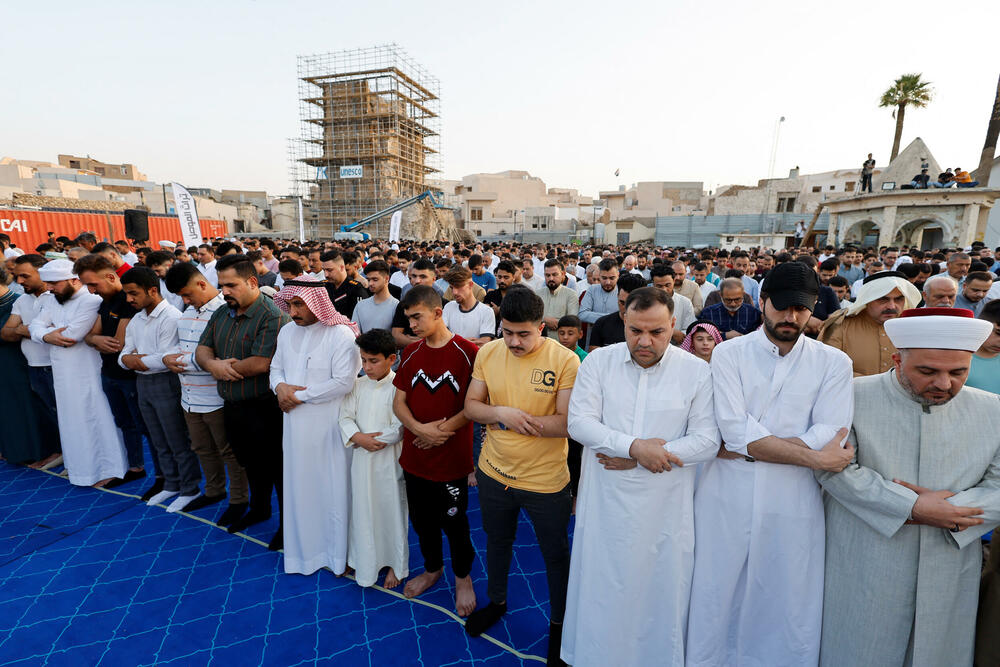 <p>ISIL je u junu 2014. osvojio drugi najveći grad u Iraku, a idućeg mjeseca vođa te grupe upravo u toj džamiji objavio je svijetu da je uspostavio "kalifat"</p>