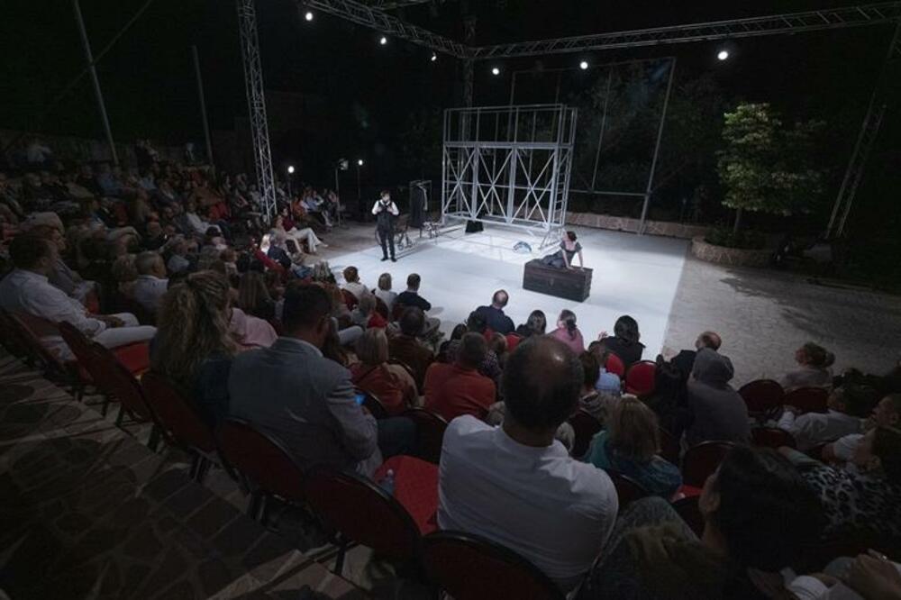 "Rat i mir" na otvaranju festivala, Foto: Grad Teatar