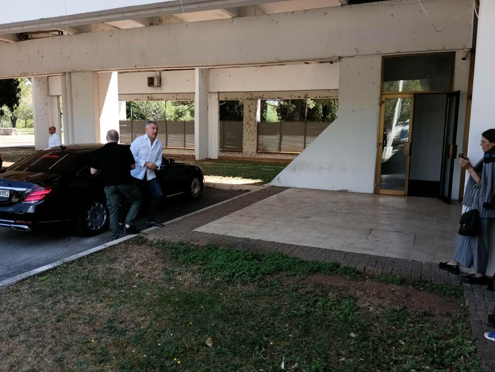 <p>Iz DPS-a su kazali da je Klub poslanika te stranke ovlašćen da u toku naredne nedjelje preduzme adekvatne pravne radnje u Skupštini</p>