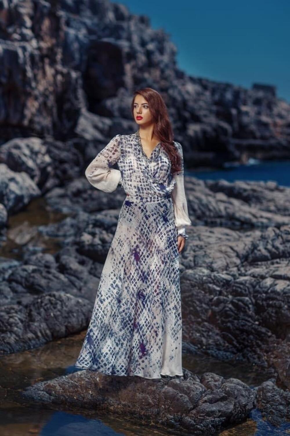 <p>Crnogorska dizajnerka kolekcijom koju će predstaviti na modnoj manifestaciji IFF Porto Montenegro obilježiće deceniju i po rada</p>