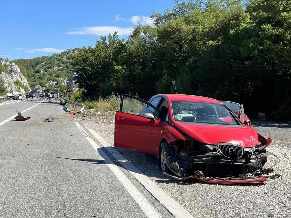 <p>Nakon višečasovnog prekida, saobraćaj je pušten.</p>