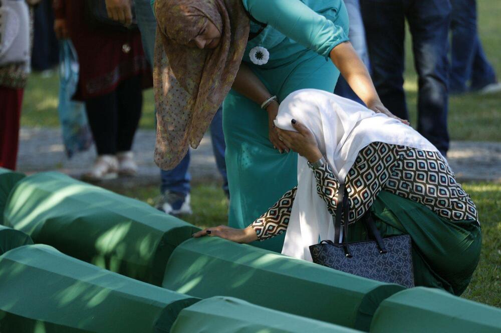 Juče su u Potočarima sahranjeni djelimični posmrtni ostaci još 50 žrtava, Foto: Rojters