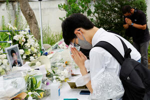 FOTO Sahrana bivšeg premijera Japana, hiljade ožalošćenih odaju...