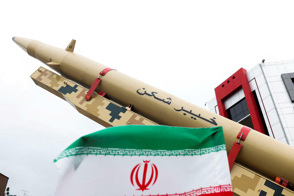 Iranska raketa izložena povodom praznika u Teheranu
