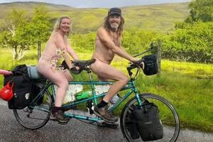 Naked cyclists attacked on the road: hit by cars, insulted