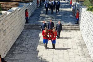 Delegacija Glavnog grada i Banović položili vijenac na Spomenik...