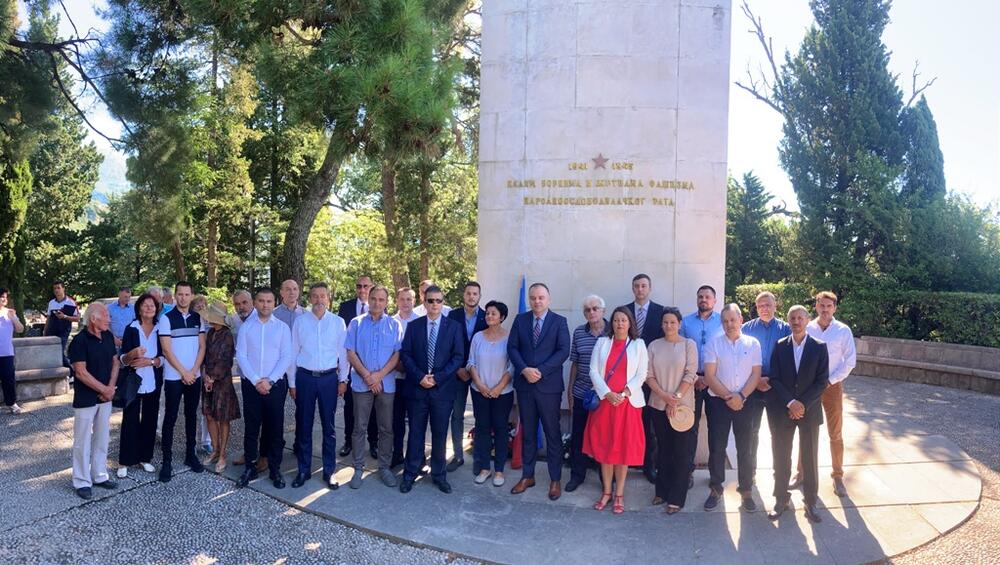 <p>Ceremoniji je prisustvovao i konzul Srbije u Herceg Novom, Mićo Rogović</p>