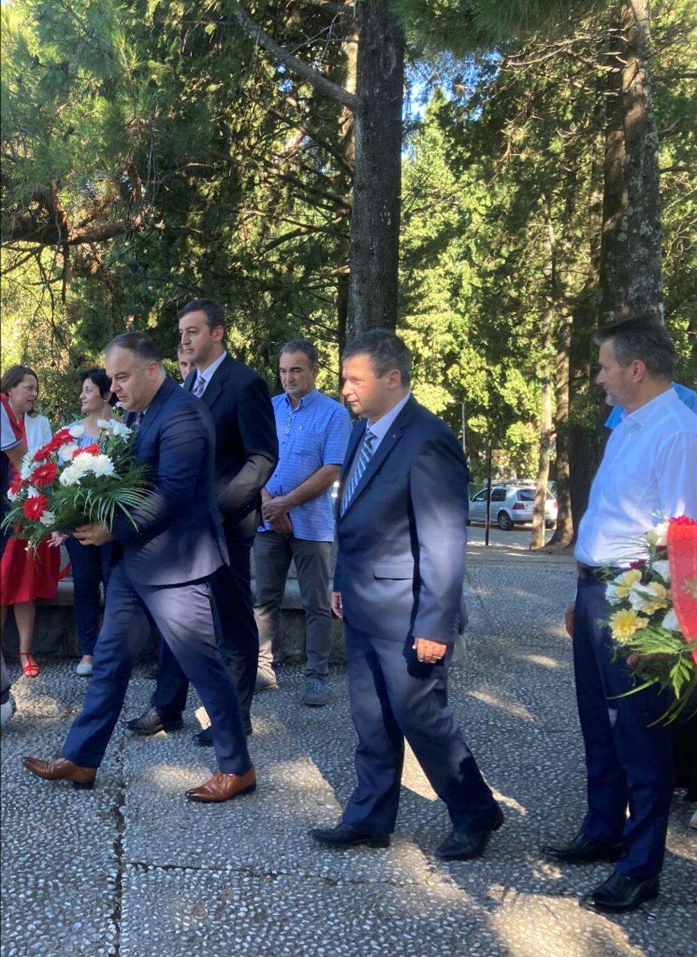 <p>Ceremoniji je prisustvovao i konzul Srbije u Herceg Novom, Mićo Rogović</p>