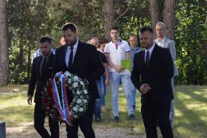 Kovačević položio vijence na grobove Novaka Ramova Jovovića i...