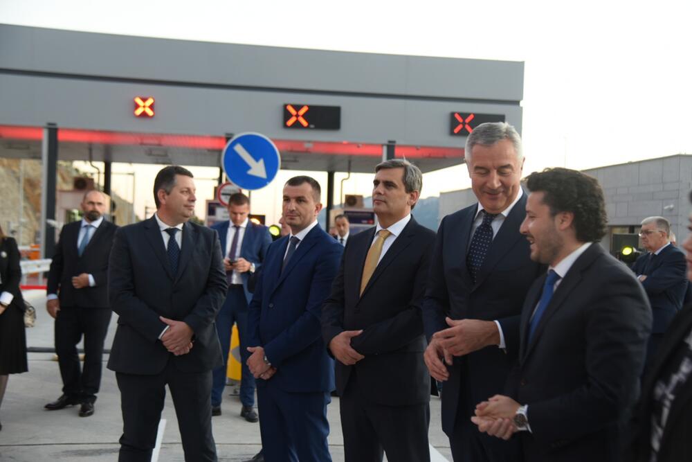 <p>Ukupna dužina prioritetne dionice je 41,5 kilometara, sa 20 mostova na glavnoj trasi, dva nadvožnjaka, osam podvožnjaka, 7,2 kilometra betonskih zidova, 16 dvocijevnih tunela</p>