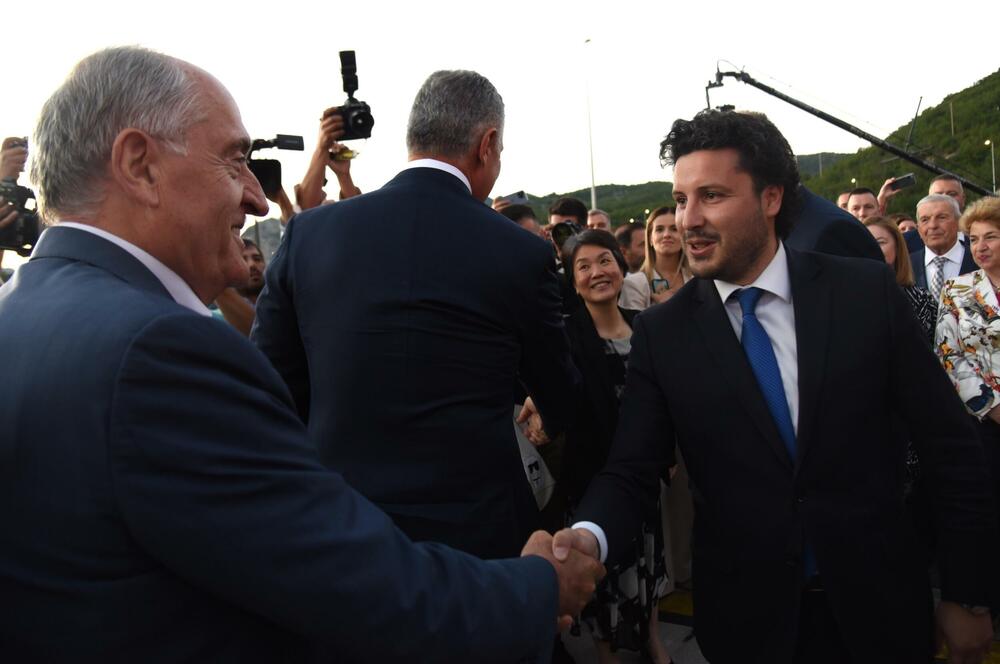 <p>Dionica auto-puta Bar–Boljare, od Smokovca do Mateševa večeras je svečano otvorena</p>