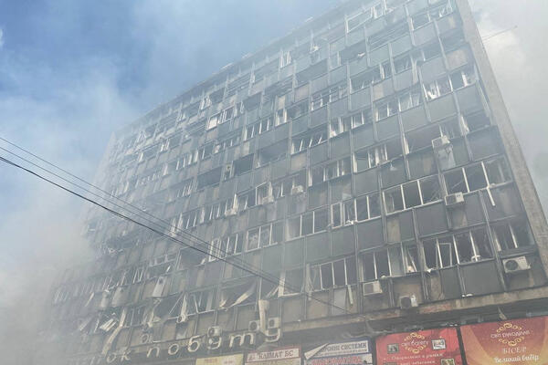 FOTO/VIDEO Vinica nakon granatiranja: "Čin ruskog terora u mirnom...