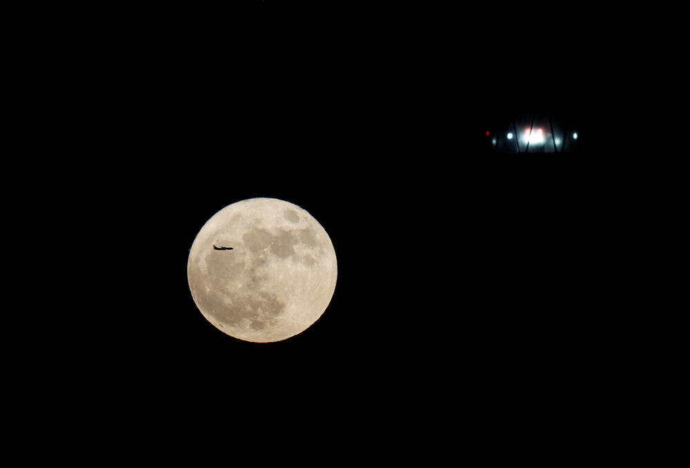 <p>Mjesec je 13. jula bio najbliži planeti Zemlji u cijeloj 2022. godini. Tom prilikom udaljenost iznosila je 357.264 kilometara.</p>