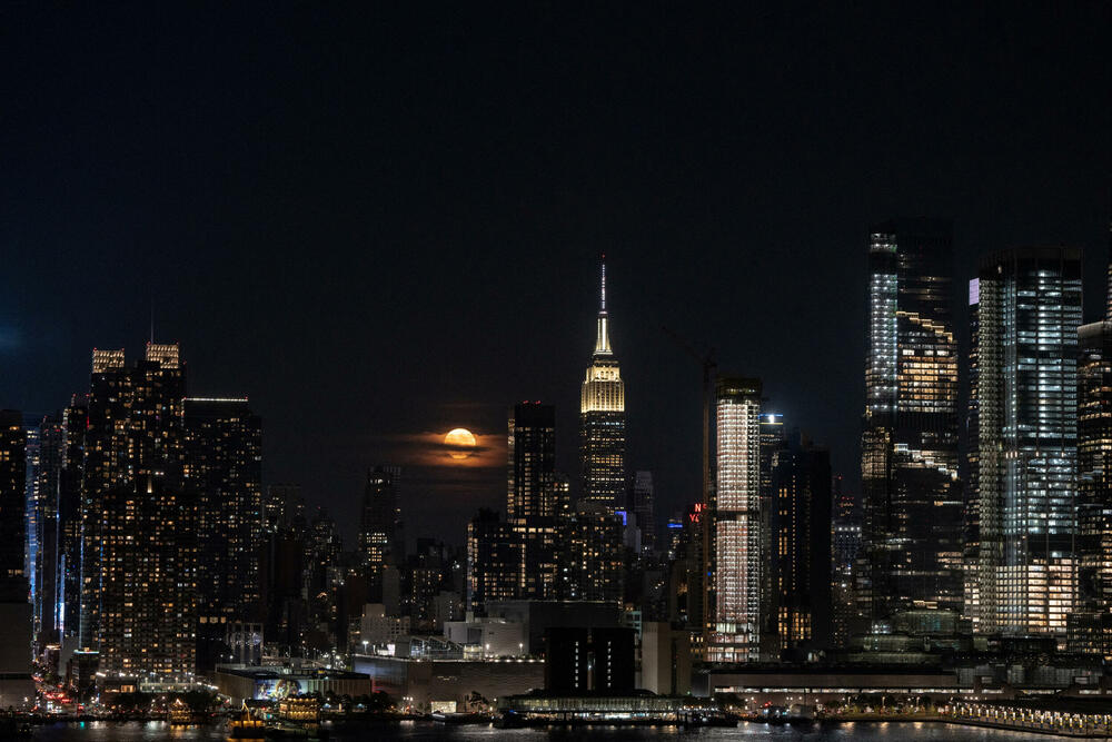 <p>Mjesec je 13. jula bio najbliži planeti Zemlji u cijeloj 2022. godini. Tom prilikom udaljenost iznosila je 357.264 kilometara.</p>