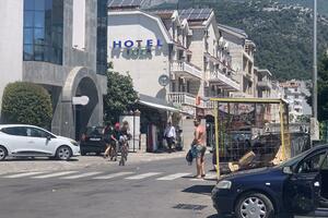 Turistička inspekcija pečati hotel "Loza" u Budvi