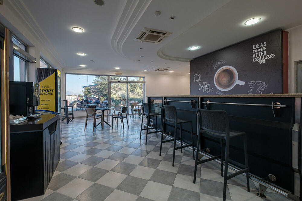 <p>Euro Petrol benzinska stanica u Danilovgradu, kod kružnog toka, je u okviru procesa modernizacije svoje maloprodajne mreže, rekonstruisana u skladu sa strogim ekološkim i tehničkim standardima.</p>